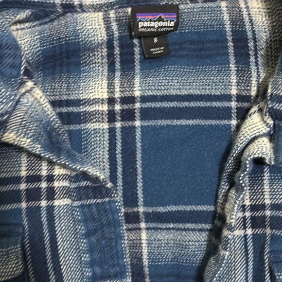 Women’s Patagonia Flannel - Picture 2 of 2